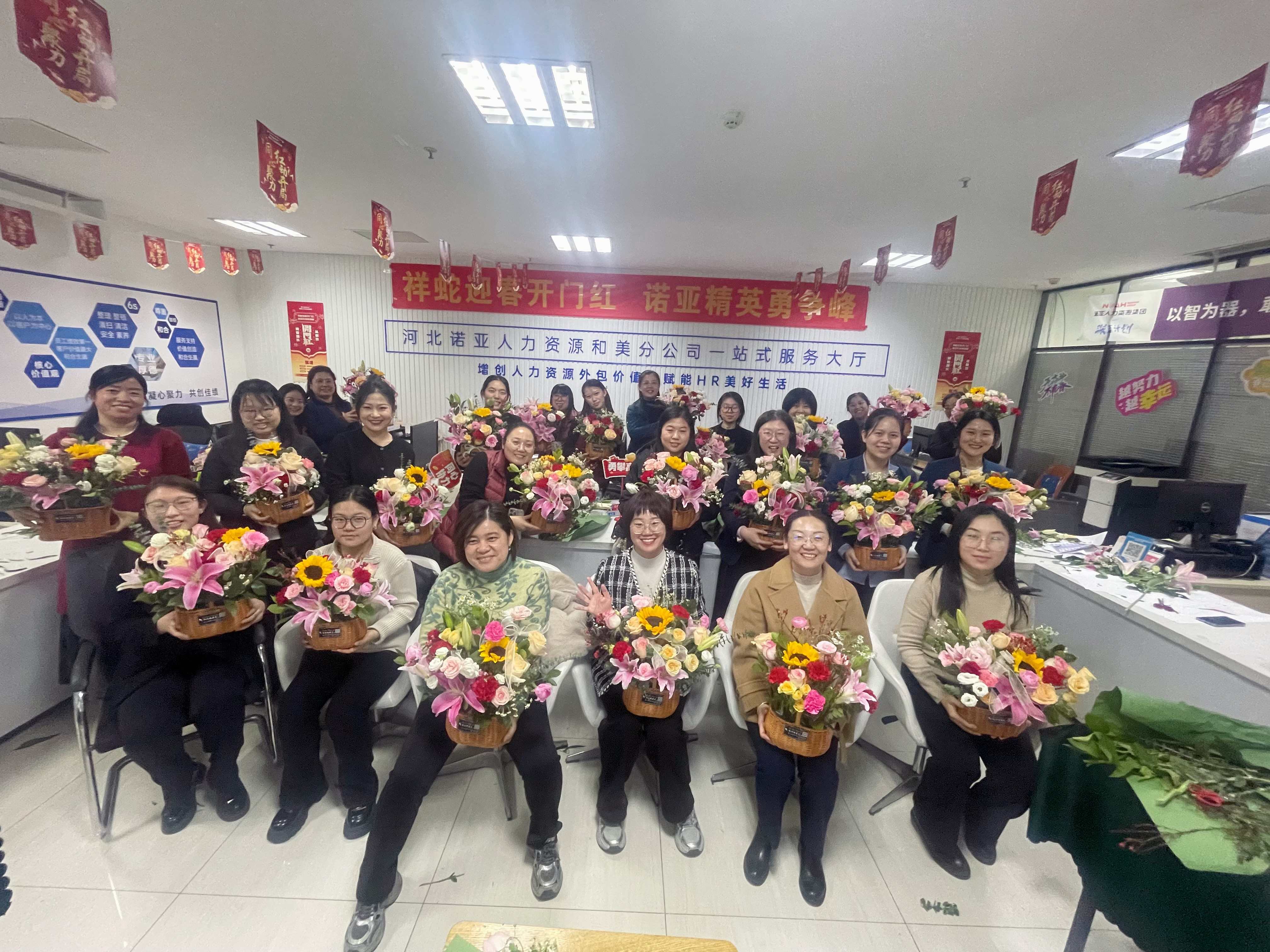婦女節(jié)插花活動(dòng)，綻放女性芳華